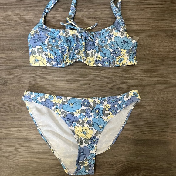 Shein Floral Bikini - Picture 1 of 2